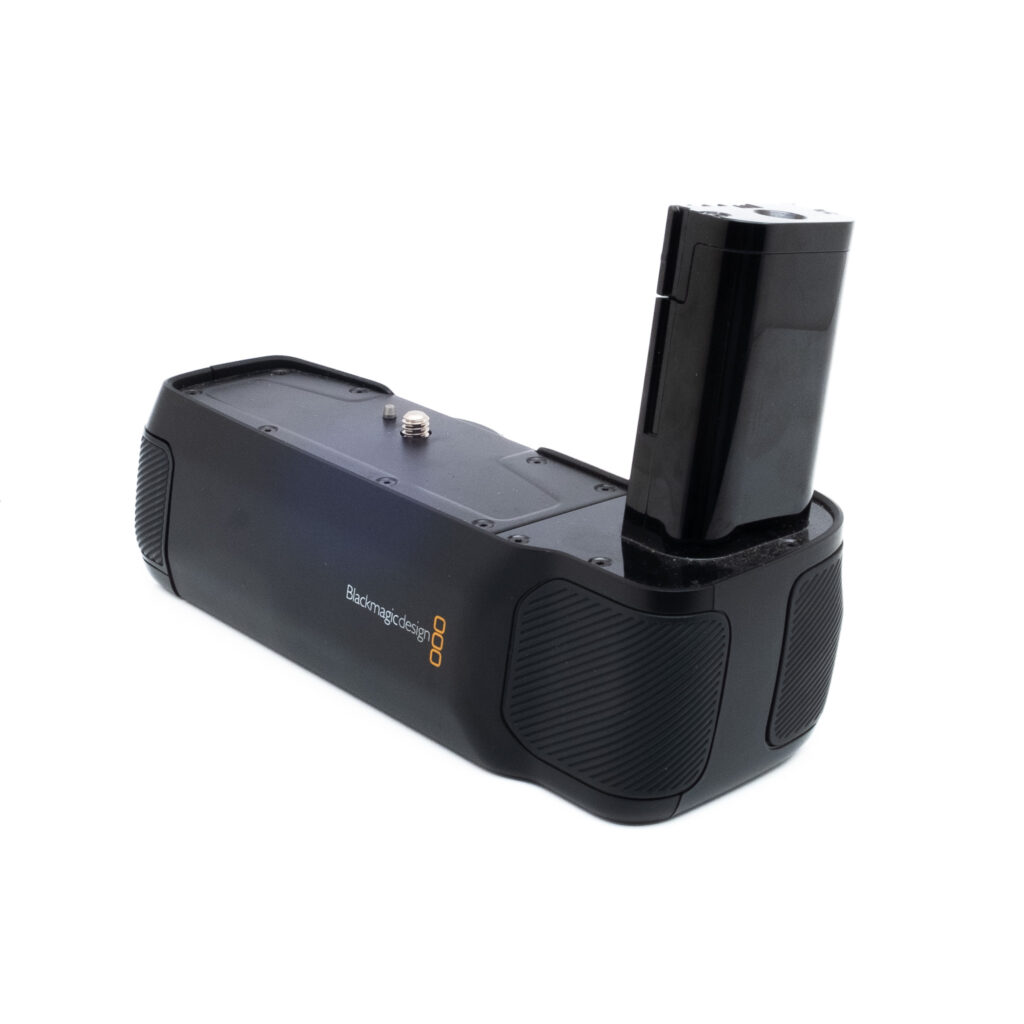 Blackmagic 6k akkukahva-1 Blackmagic Battery Grip for Blackmagic 4K / 6K (sis. ALV 25,5%) - Käytetty