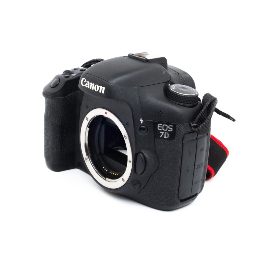 Canon 7D-4 Canon EOS 7D (SC 67000) - Käytetty