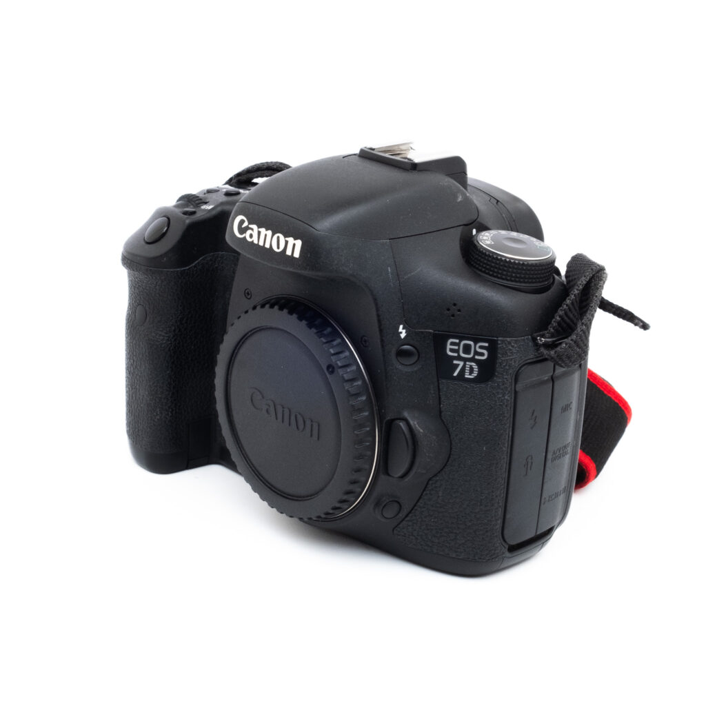 Canon 7D-5 Canon EOS 7D (SC 67000) - Käytetty