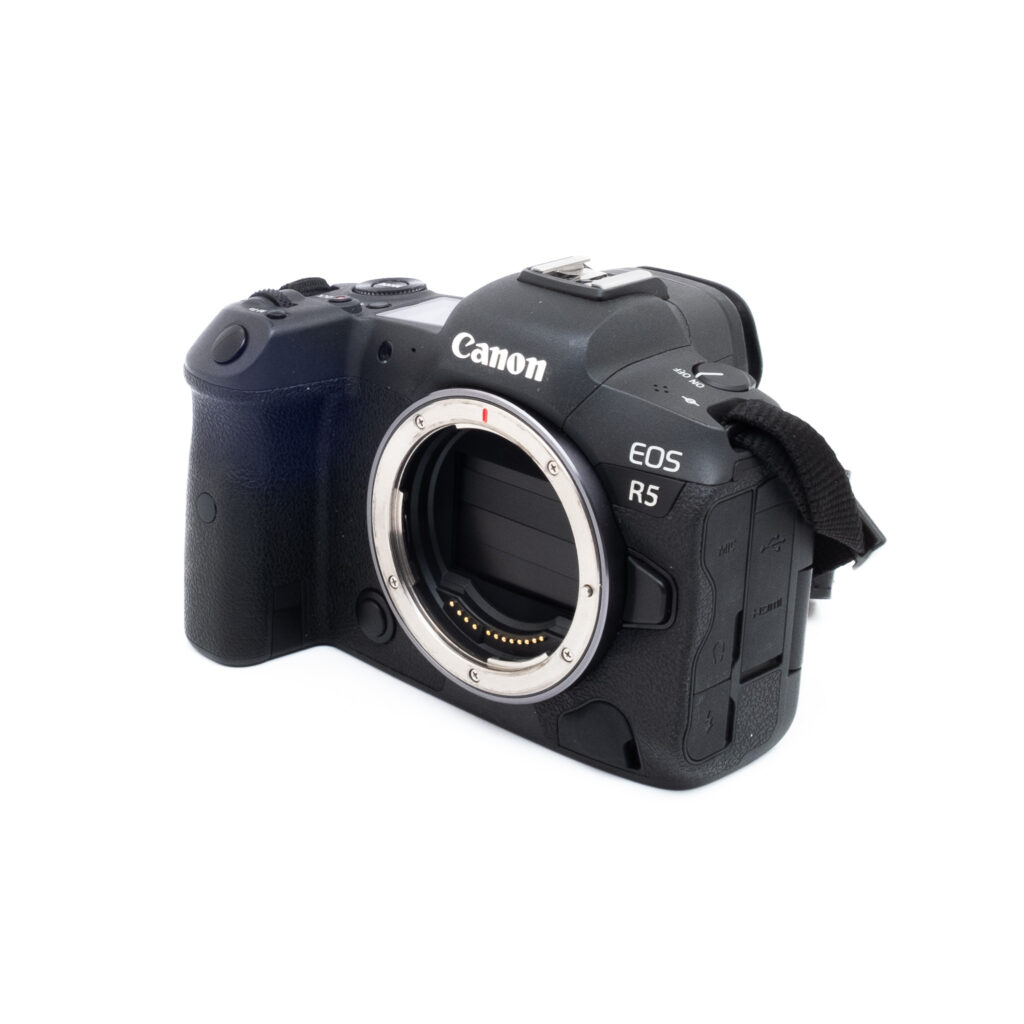 Canon EOS R5 - Käytetty