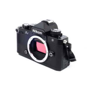 Nikon Z f (SC 800, Kunto K5, takuu 18kk) - Käytetty