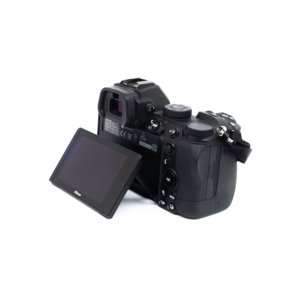 Nikon Z5 8598-3 Nikon Z5 (SC 19000) - Käytetty