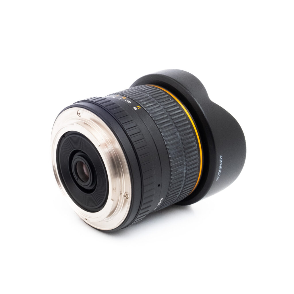 Samyang 8mm f35 Canon-1-2 Samyang 8mm f/3.5 Fisheye CS Canon EF-S - Käytetty