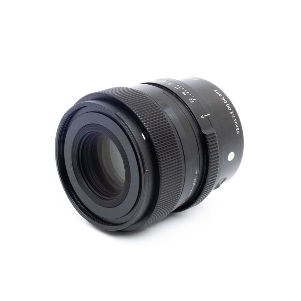 Sigma 65mm f2 DG DN Sony-2 Sigma 65mm f/2 C DG DN Sony FE - Käytetty