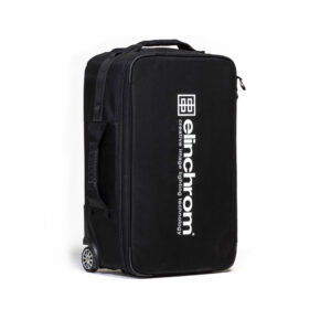 elin roller Elinchrom Rolling Case (sis. ALV 25,5%) - Käytetty on suuri musta suorakulmainen matkalaukku, jossa on kaksi pyörää, kahva ja Elinchromin logo sekä valkoisella painettu "creative image lighting technology".