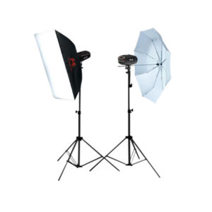 falconeyes Falcon Eyes SSD150D studiopaketti - Käytetty sisältää kaksi ammattikäyttöön tarkoitettua studiovaloa jalustalla - yksi suorakulmaisella softboxilla ja yksi valkoisella sateenvarjoheijastimella - ihanteellinen valokuvauksen valaisuun valkoista taustaa vasten.