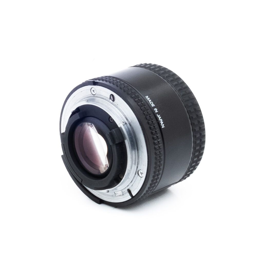 Nikon 35mm f2-1 Nikon AF Nikkor 35mm f/2 D - Käytetty