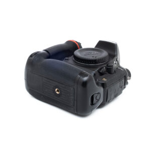 Nikon D750 + akkukahva (SC 102000, sis. ALV 25,5%) - Käytetty