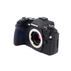 Olympus OM-D E-M1 Mark II (Kunto K5, SC 470) - Käytetty