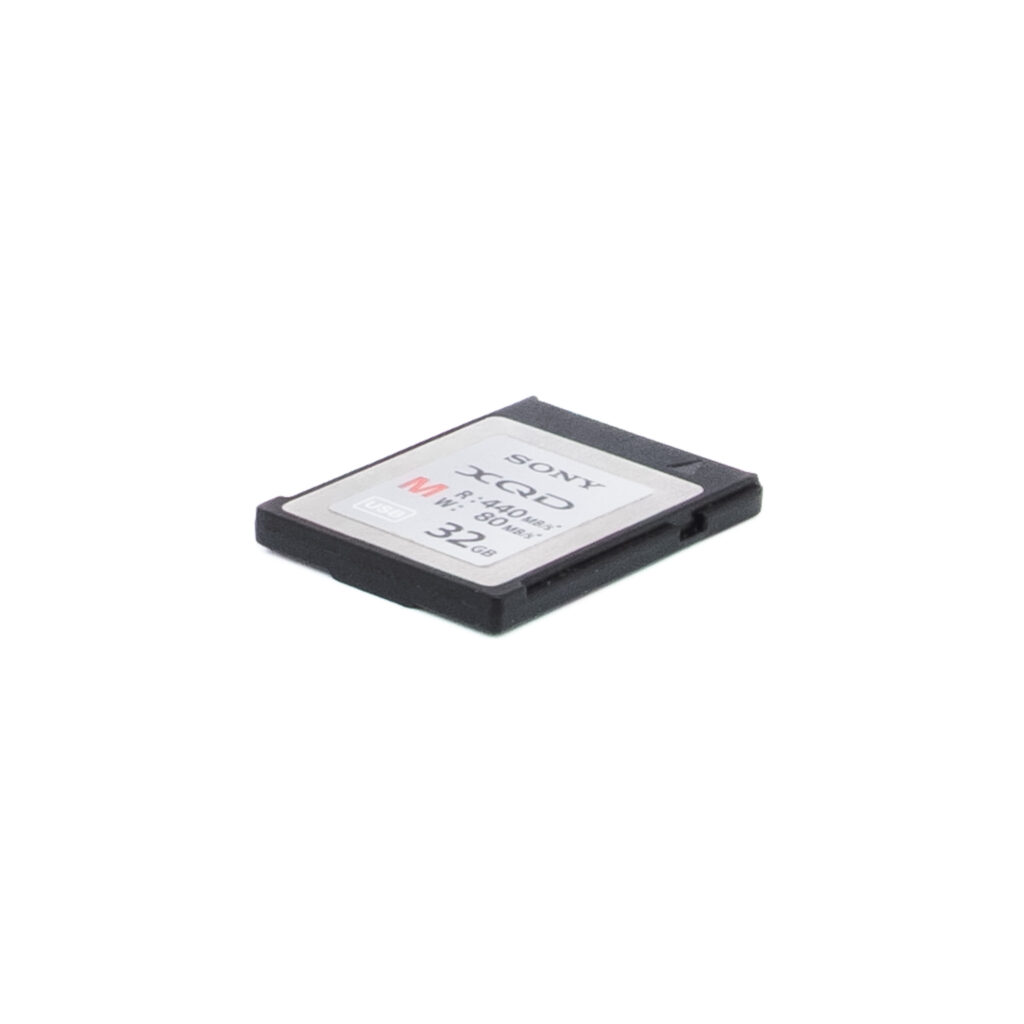 Sony XQD 32gb Sony XQD M 32GB 400MB/s + kortinlukija - Käytetty