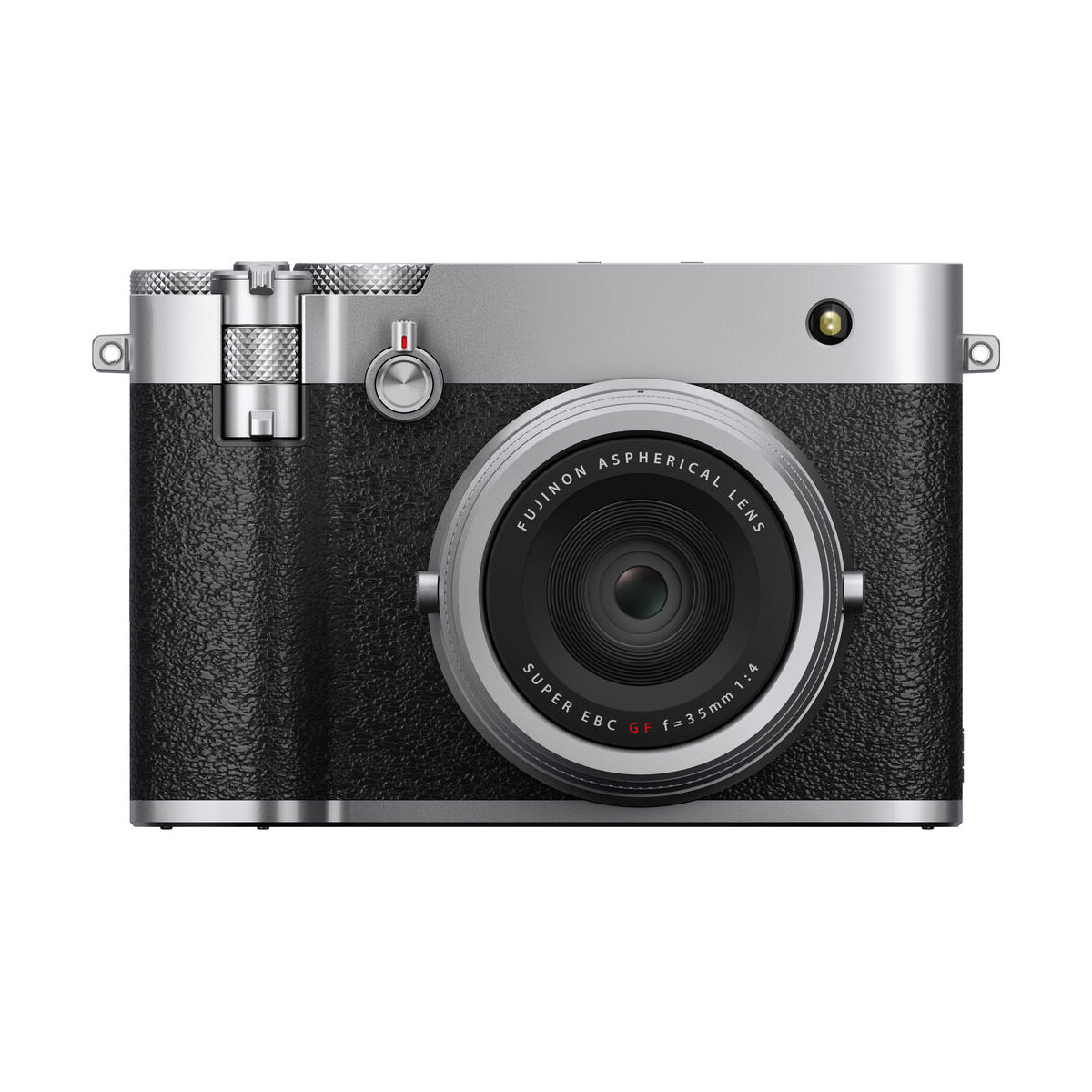 Fujifilm GFX 100RF -kompaktikamera, hopea, näytetään edestä hopea ja musta muotoilu, kuvioitu kahva, etsin, ja näkyvä Fujinon asfäärinen objektiivi keskellä.