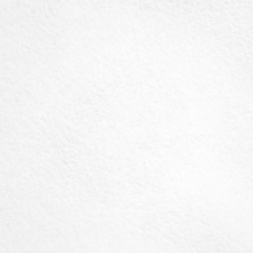 Westcott X Drop Wrinkle-Resistant Backdrop -taustakangas, valkoinen (1,5 x 2,1 m) paljastaa lähikuvassaan tasaisen, hienovaraisesti kuvioidun pinnan, jossa on lempeät varjot ja pienet vaihtelut, ihanteellinen valokuvaustaustaksi.