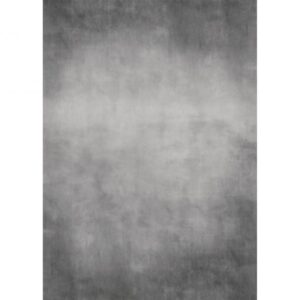 1551191736_956 Westcott X Drop Canvas Backdrop Vintage Grey by Glyn Dewis (1,52 x 2,13 m) on kuvioitu harmaalla kuvioinnilla, jossa on hienovaraisia varjostusvaihteluita, tummemmat reunat ja vaaleampi keskikohta, joka antaa pehmeän, pilvisen gradienttiefektin.