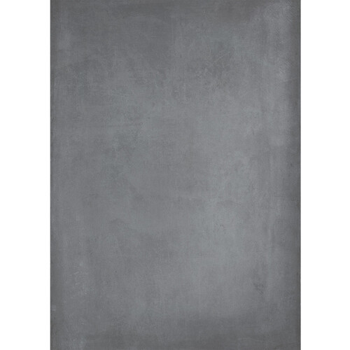 Joel Grimesin suunnittelemassa Westcott X Drop Lightweight Canvas Backdrop in Smooth Concrete (1,52 x 2,13 m) -valokuvassa on sileä, kuvioitu harmaa pinta, jossa on hienovaraisia varjostuksia ja luonnollisia vaihteluita, jotka muistuttavat aitoa betonia.