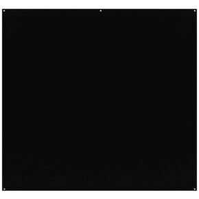 Westcott X-Drop Pro Wrinkle-Resistant Rich Black -mallistossa on kiinteä musta neliön muotoilu, jossa on viisi pientä, tasaisin välimatkoin olevaa reikää: yksi jokaisessa kulmassa ja yksi ylhäällä keskellä.