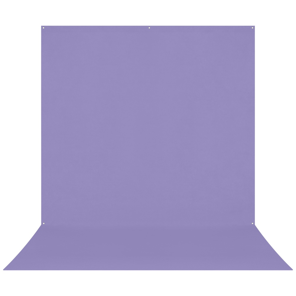 Westcott X Drop Pro Wrinkle-Resistant Backdrop in Light Purple Sweep (2,4 x 4 m) -taustakuvassa on saumaton, kiinteä vaaleanvioletti muotoilu, jonka alaosassa on lievä kaari, ihanteellinen valokuvaukseen tai videokuvaukseen.