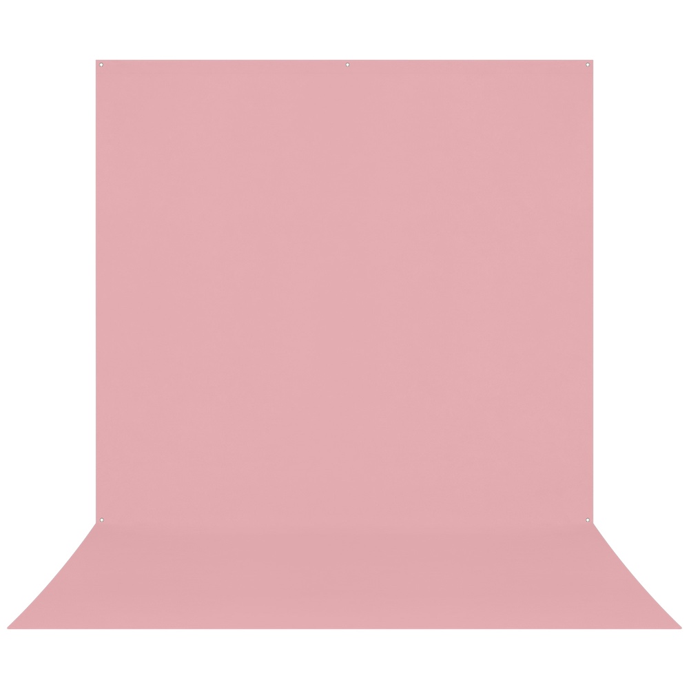 Westcott X Drop Pro Wrinkle-Resistant Backdrop in Light Pink Sweep (2,4 x 4 m) -taustakuvassa on pehmeän vaaleanpunaisen sävyinen saumaton muotoilu, joka ulottuu sujuvasti pystysuorasta vaakasuoraan, jotta taustan siirtyminen on virheetöntä.