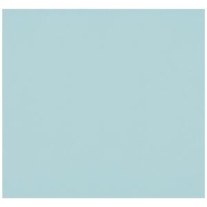 1674037170_262 Westcott X Drop Pro Wrinkle-Resistant Backdrop pastellinsininen (2,4 x 2,4 m) on suuri, vaaleansininen suorakulmainen arkki, jossa on neljä metallista läpivientiä jokaisessa kulmassa.