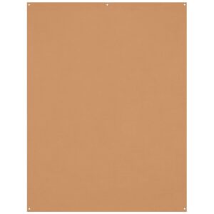 1674047248_508 Westcott X Drop Wrinkle-Resistant Backdrop in Brown Sugar (1,5 x 2,1 m) on suorakaiteen muotoinen arkki, jossa on neljä pientä reikää jokaisessa kulmassa ja yksi keskellä ylhäällä valkoista taustaa vasten.