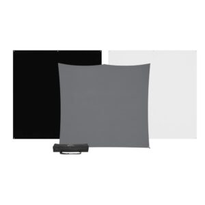 1690552809_960 Westcott X-Drop Pro 3-Pack Backdrop Kit (244 x 244 cm) sisältää kolme suurta neliönmuotoista taustakuvaa mustana, harmaana ja valkoisena sekä kantolaukun valkoisella pohjalla.
