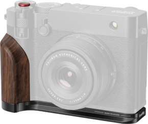 800q-01_132783 SmallRig 5266 L-shaped mounting plate with wooden grip FUJIFILM GFX100RF Black is pictured attached to a Fujifilm camera, highlighting its left-hand wooden grip for improved grip and comfort when shooting handheld.