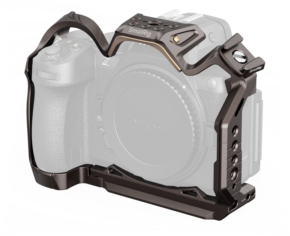 800q-01_133044 The SMALLRIG 5258 NIGHT EAGLE cage for the Nikon Z5II/Z7/Z6/Z7II/Z6II/Z5 encases the camera body, providing better protection and numerous accessory mounting points, while the partially transparent camera interior presents the cage.