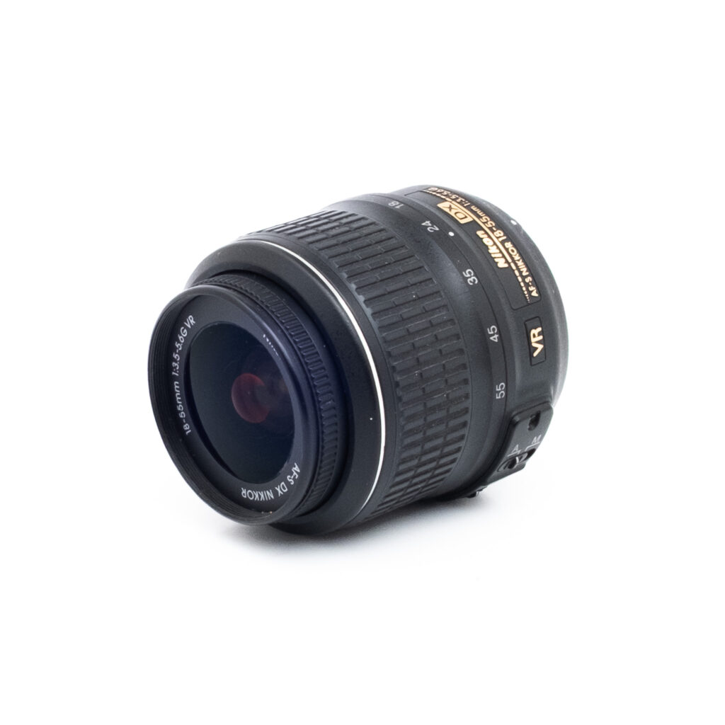 Nikon 18-55mm f35-56 G DX VR-2 Nikon D3100 + 18-55mm (SC 14500) - Käytetty