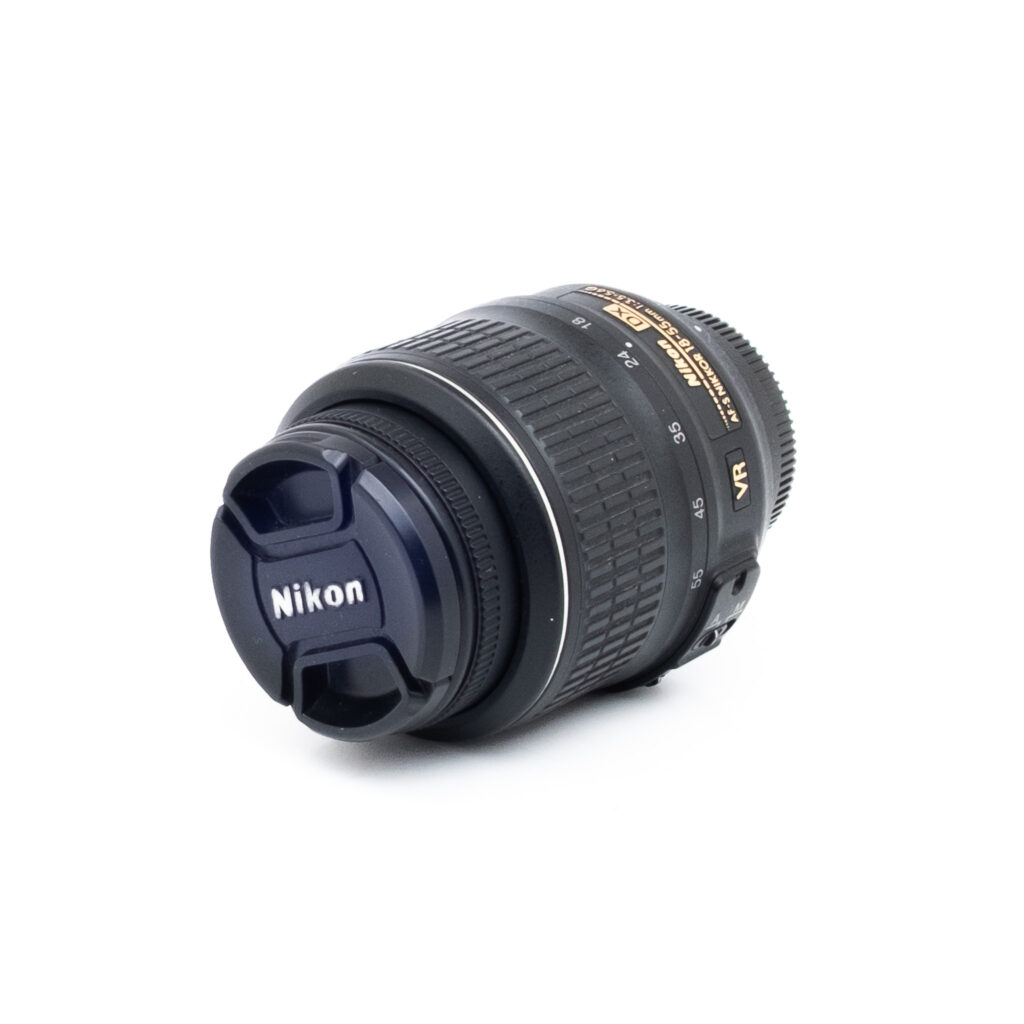Nikon 18-55mm f35-56 G DX VR-3 Nikon D3100 + 18-55mm (SC 14500) - Käytetty