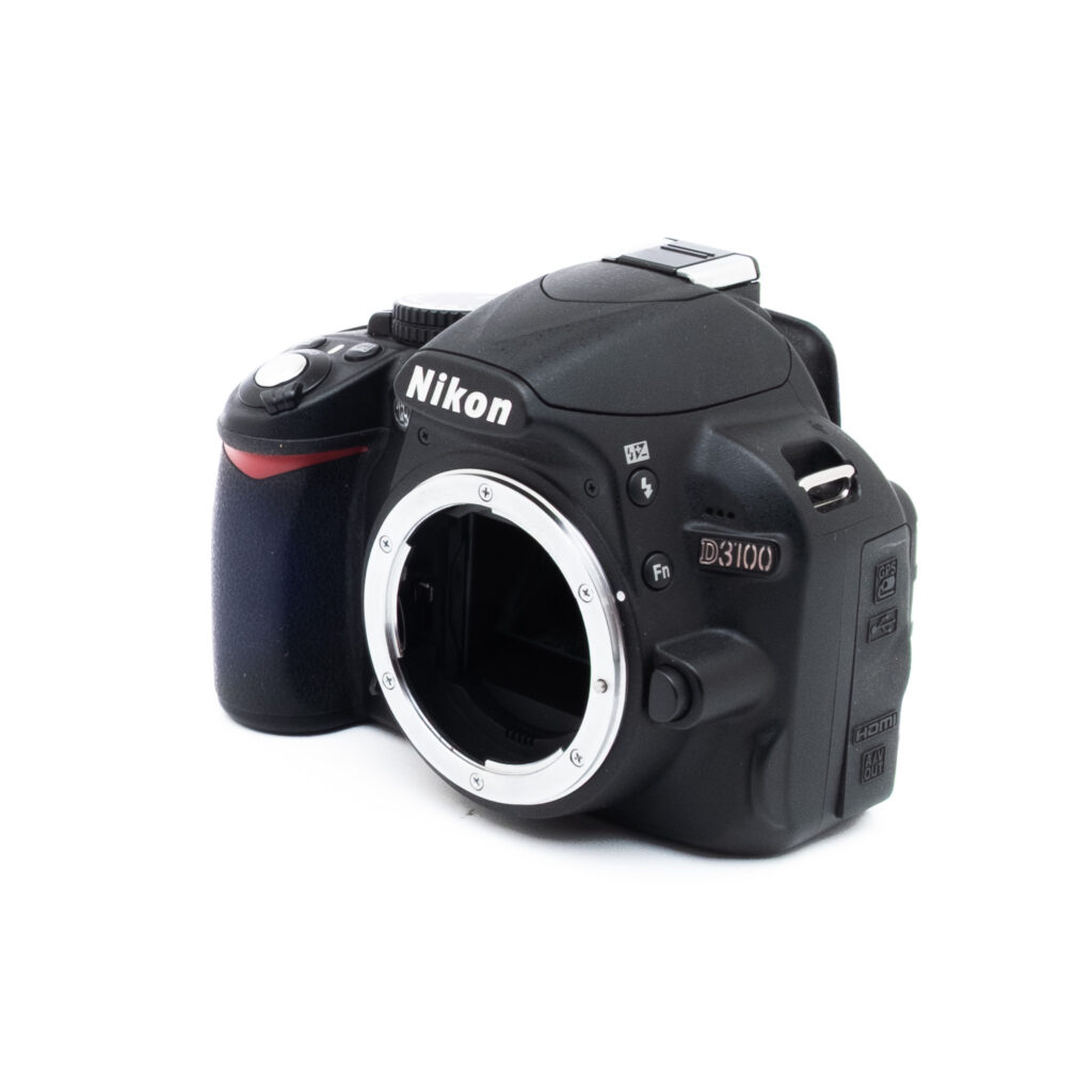 Nikon D3100-4 Nikon D3100 + 18-55mm (SC 14500) - Käytetty