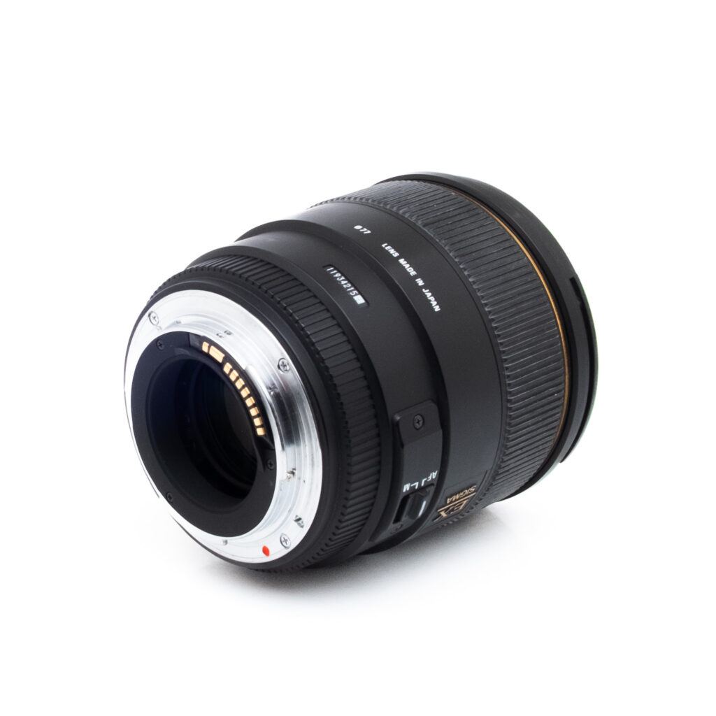 Sigma 85mm f14 DG HSM Canon-1 Sigma 85mm f/1.4 EX DG HSM Canon EF - Käytetty