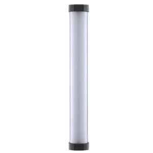 1634903326_388 Godox TL30 RGB Tube Light Dual lights Kit - LED putkivalo sisältää sylinterimäisen putken, jossa on mustat päätykappaleet ja himmeä valkoinen diffuusori, joka näkyy pystysuoraan valkoista taustaa vasten.