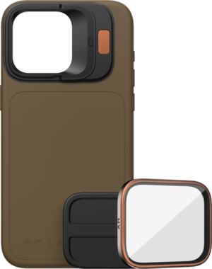 PolarPro Kit - LiteChaser iPhone 15 Pro Case Desert sisältää ruskean kotelon, jossa on kuparisia korostuksia, suuren neliön muotoisen mustan kamerasuojan ja irrotettavan UV-suodattimen, jotka kaikki näkyvät vaalealla taustalla.