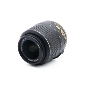 Nikon 18-55mm f35-56 G DX VR-2-2 Nikon D3200 + 18-55mm (SC 8000) - Käytetty