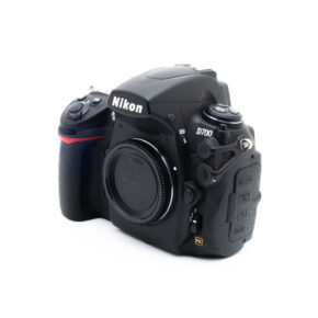 Nikon D700 + akkukahva (SC 18500, sis. ALV 25,5%) - Käytetty