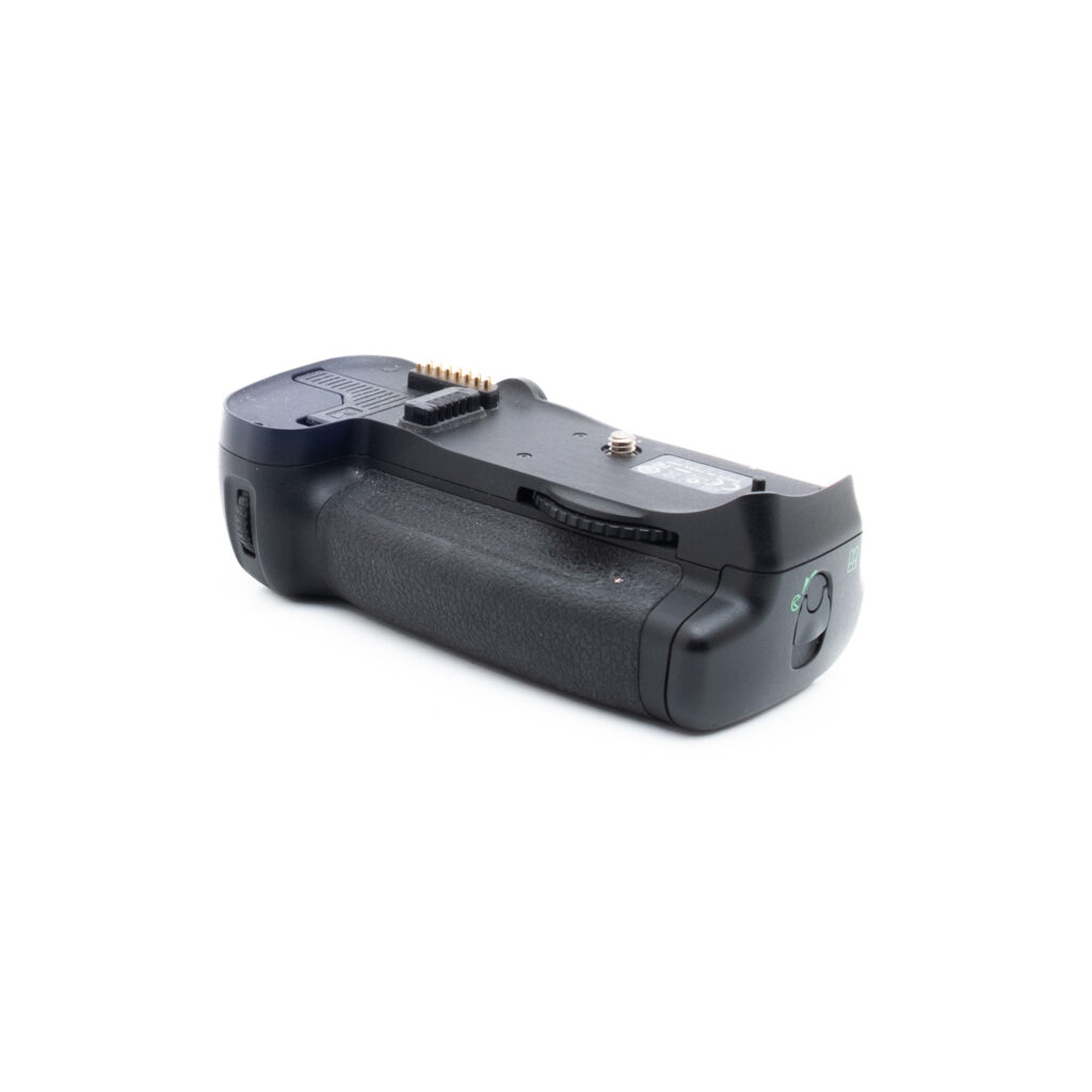 Nikon D700 kahva-2 Nikon D700 + akkukahva (SC 18500, sis. ALV 25,5%) - Käytetty