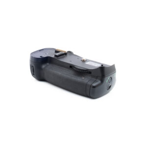 Nikon D700 kahva-2 Nikon D700 + akkukahva (SC 18500, sis. ALV 25,5%) - Käytetty