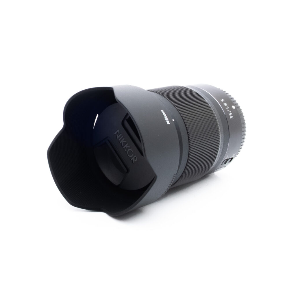 Nikon Z 35mm f18 S-3 Nikon Nikkor Z 35mm f/1.8 S (Kunto K5, takuu 6kk) - Käytetty