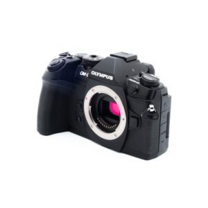 Olympus E-M1 II-4-3 Olympus OM-D E-M1 Mark II (Kunto K5, SC 2000) - Käytetty