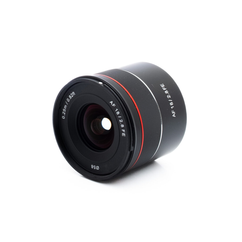 Samyang 18mm f28 Sony-2 Samyang AF 18mm f/2.8 Sony FE (Kunto K5) - Käytetty