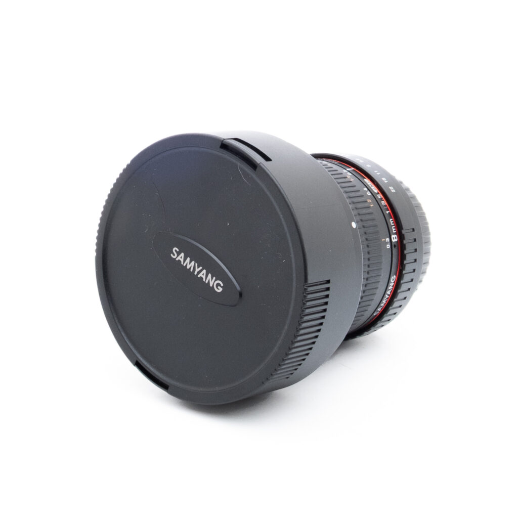 Samyang 8mm f35 UMC-3 Samyang 8mm f/3.5 Fisheye CS II Canon EF-S (takuu 6kk) - Käytetty