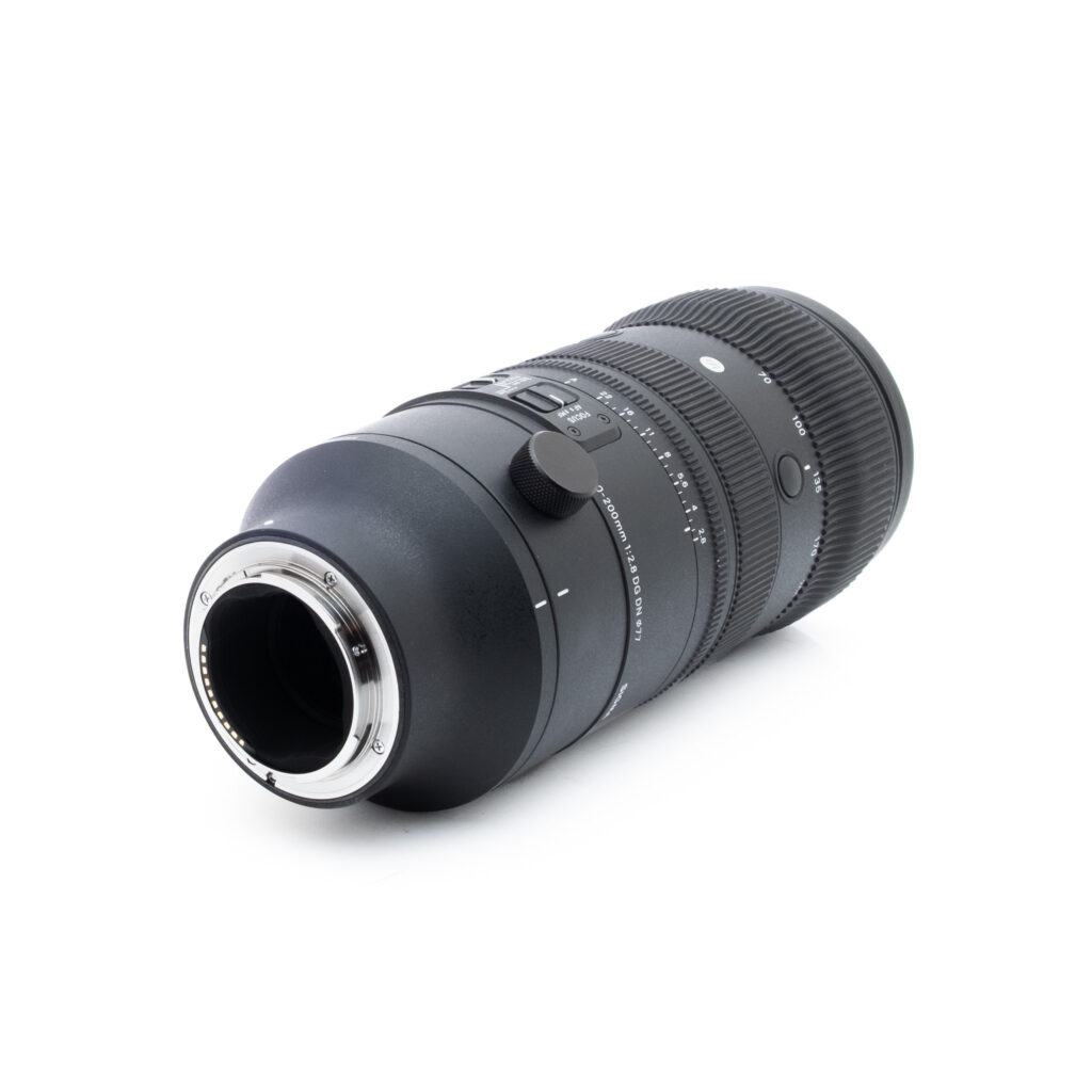 Sigma 70-200mm f28 DG DN Sony-1 Sigma 70-200mm f/2.8 DG DN OS Sport Sony FE - Käytetty