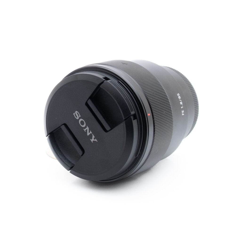 Sony 85mm f18-3-2 Sony FE 85mm f/1.8 (Kunto K5, takuu 6kk) - Käytetty