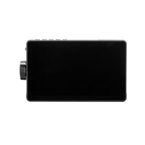 1747818629_982 Viltrox DC-A1 7" Super Bright Monitor on musta elektroninen laite, jossa on suuri suorakulmainen näyttö, yläpuolella olevat ohjauspainikkeet ja näkyvä sivusäädin, jotka kaikki näkyvät valkoisella pohjalla.
