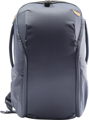 800q-01_123312 The Peak Design Everyday Backpack 20L Zip V2 in Midnight is a sleek, dark grey minimalist backpack with side pockets, padded shoulder straps and a leather patch in the top right corner.