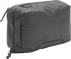 800q-01_123336 The Peak Design Tech Pouch // Black is a minimalist rectangular zip pouch with rounded edges, subtle stitching, a discreet logo in one corner and a small zip fastening.