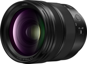 800q-01_133302 Panasonic Lumix S 24-60mm f/2.8 -objektiivin lähikuvassa näkyvät objektiivin pinnoitteet, tarkennusrengas ja AF/MF-kytkin sekä merkinnät 1:2.8 / 24-60mm Ø77.