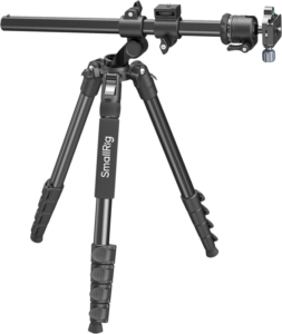 800q-01_133459 SmallRig 5290 Professional Overhead Camera Tripod CT25 on musta, säädettävä kolmijalka, jossa on ulosvedettävät jalat ja vaakasuora keskipylväs ja joka on suunniteltu kameroiden kiinnittämiseen monipuolisiin valokuvaus- tai videokuvausasetelmiin.