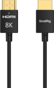 800q-01_133496 Kaksi mustaa SmallRig 5086 8K HDMI -datakaapelia (A-A, 100 cm) on esitetty pystysuorassa. Vasemmassa liittimessä lukee "HDMI 8K" ja oikeassa "SmallRig". Molemmissa liittimissä on kullatut päät ja mustat kaapelit.