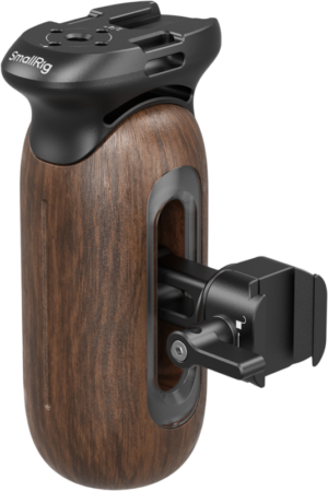 SmallRig 5239 Wooden Side Handle with NATO Clamp on kamerakahva, jossa on musta kiinnityskannatin ja SmallRig-brändi ja joka on suunniteltu kiinnitettäväksi helposti kamerarigiin.