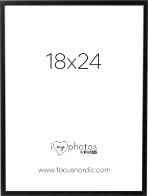 800q-01_51001824RS The Focus Rock Black 18x24 photo frame features a black design, with the words "18x24" and "I love my photos by Focus" in large lettering, and the website www.focusnordic.com at the bottom.